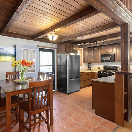 Summit Mountain Lodge And Steakhouse East Glacier Park Village Dış mekan fotoğraf