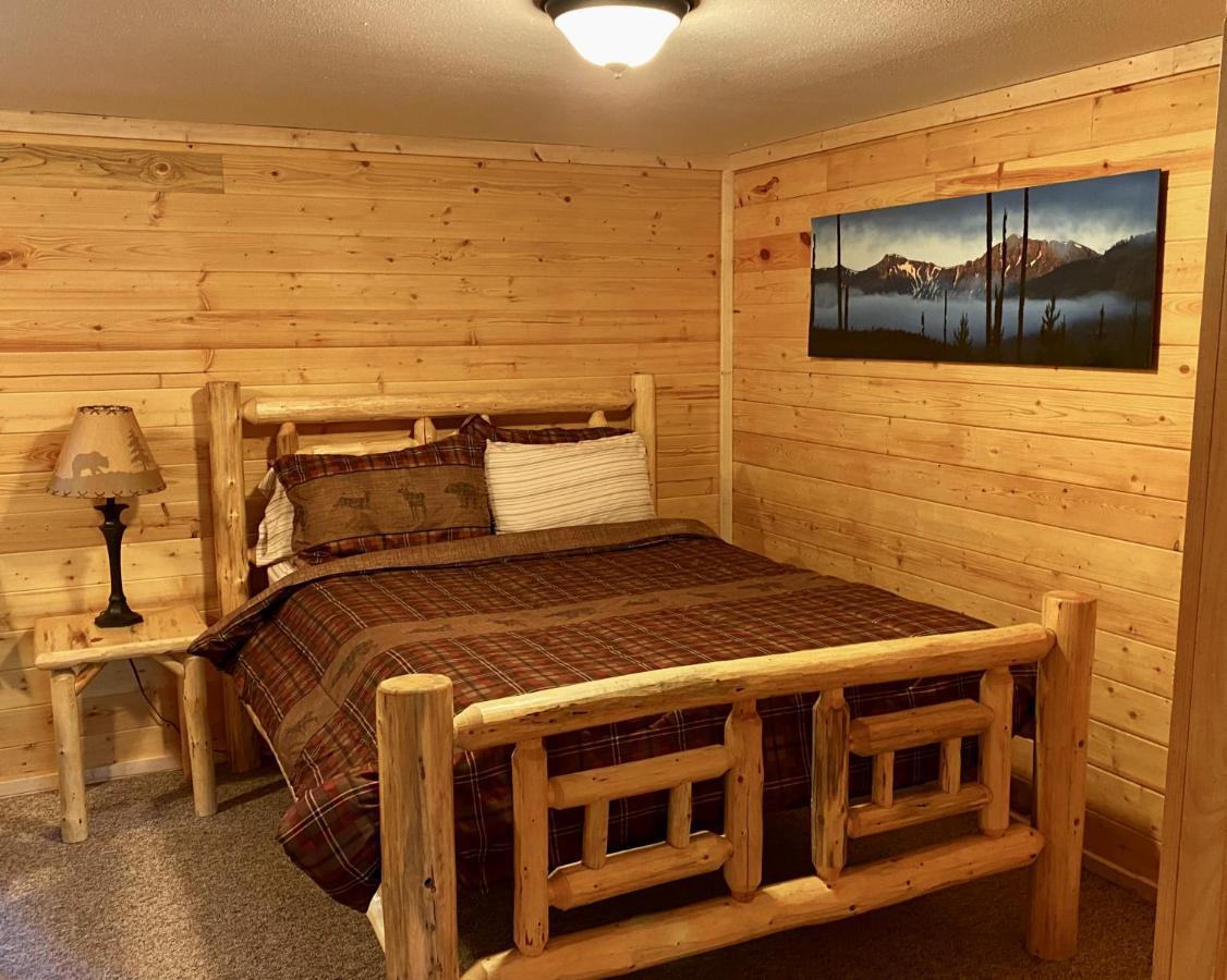 Summit Mountain Lodge And Steakhouse East Glacier Park Village Dış mekan fotoğraf
