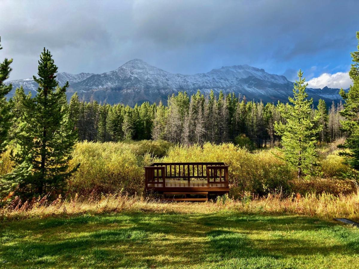 Summit Mountain Lodge And Steakhouse East Glacier Park Village Dış mekan fotoğraf
