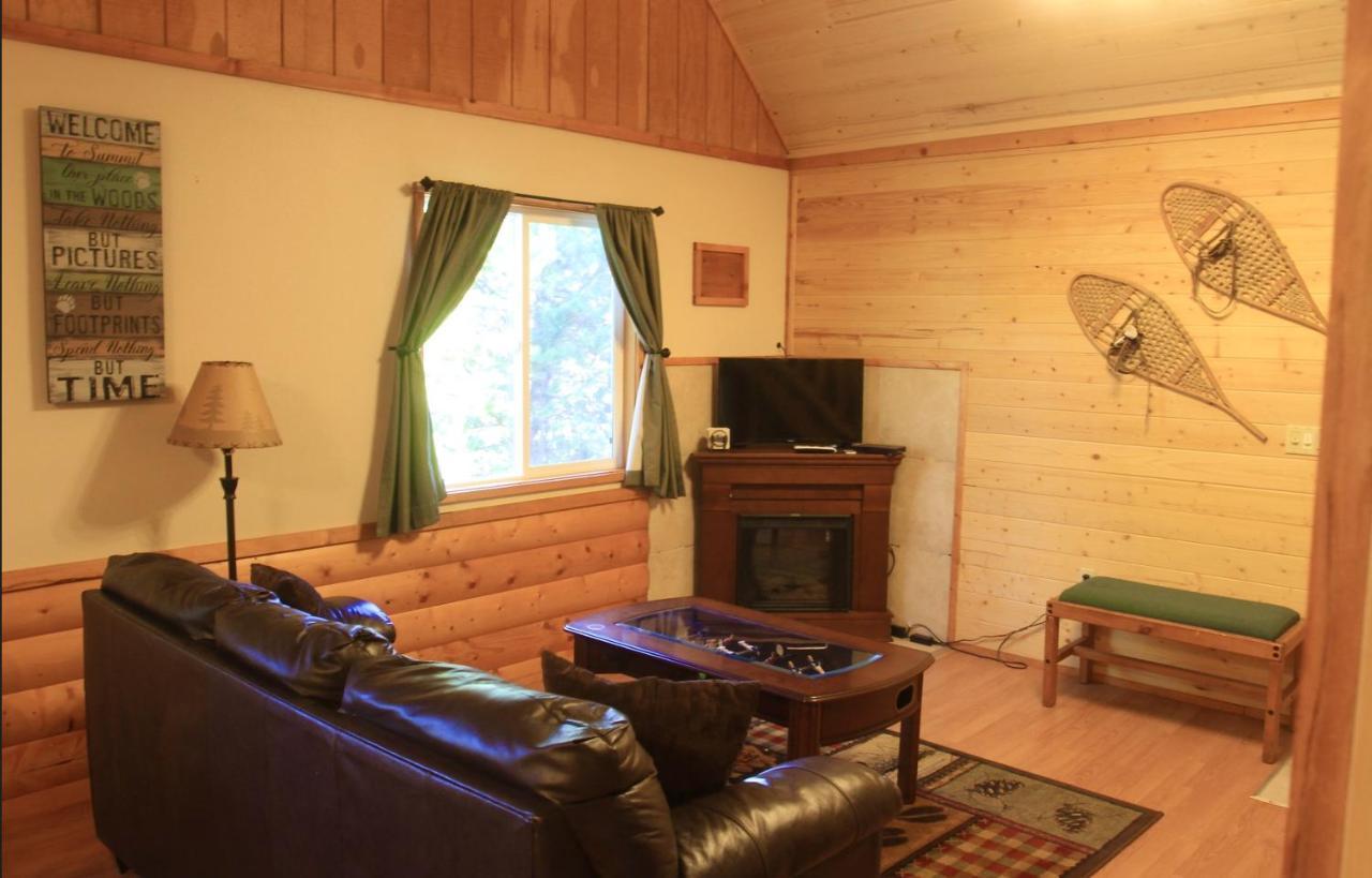 Summit Mountain Lodge And Steakhouse East Glacier Park Village Dış mekan fotoğraf