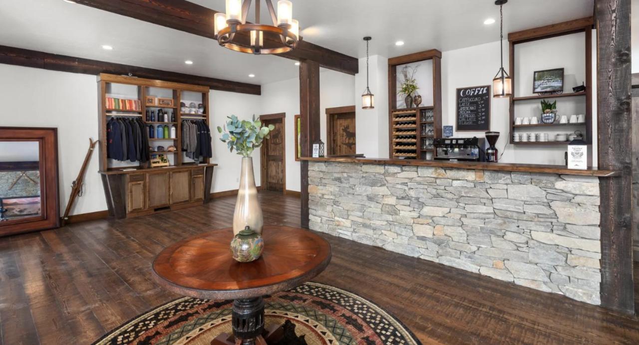 Summit Mountain Lodge And Steakhouse East Glacier Park Village Dış mekan fotoğraf