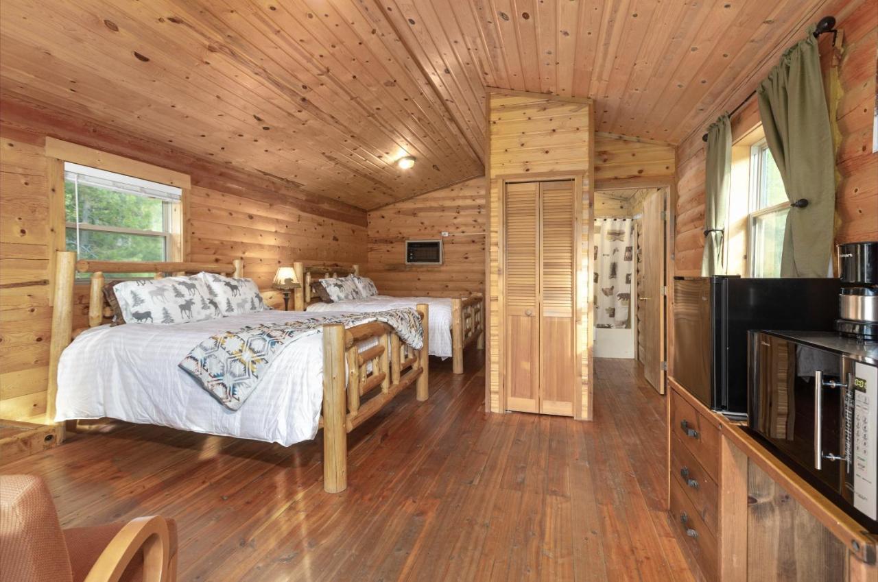 Summit Mountain Lodge And Steakhouse East Glacier Park Village Dış mekan fotoğraf