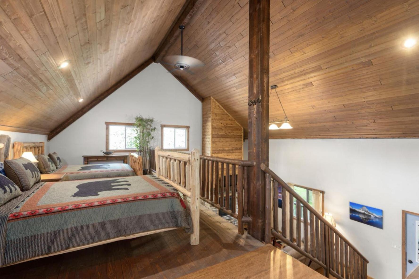 Summit Mountain Lodge And Steakhouse East Glacier Park Village Dış mekan fotoğraf