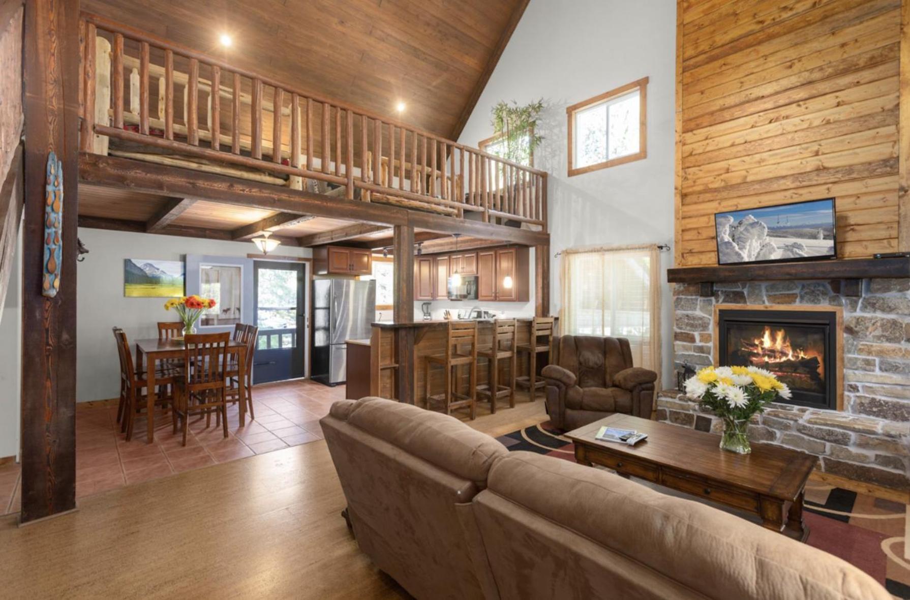Summit Mountain Lodge And Steakhouse East Glacier Park Village Dış mekan fotoğraf