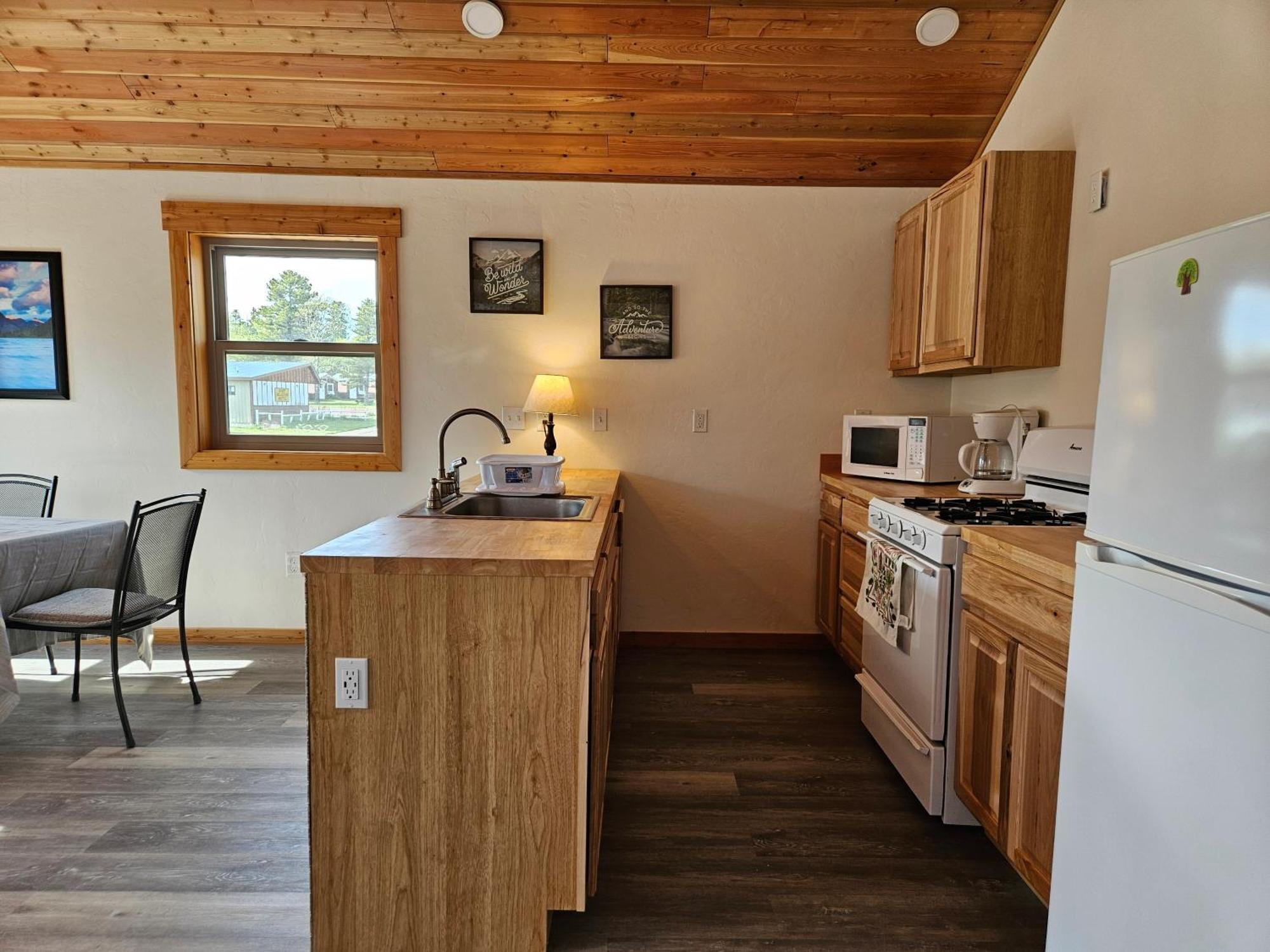 Summit Mountain Lodge And Steakhouse East Glacier Park Village Dış mekan fotoğraf