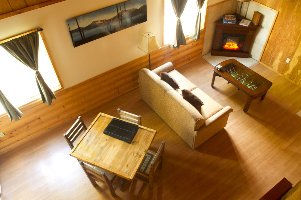 Summit Mountain Lodge And Steakhouse East Glacier Park Village Dış mekan fotoğraf
